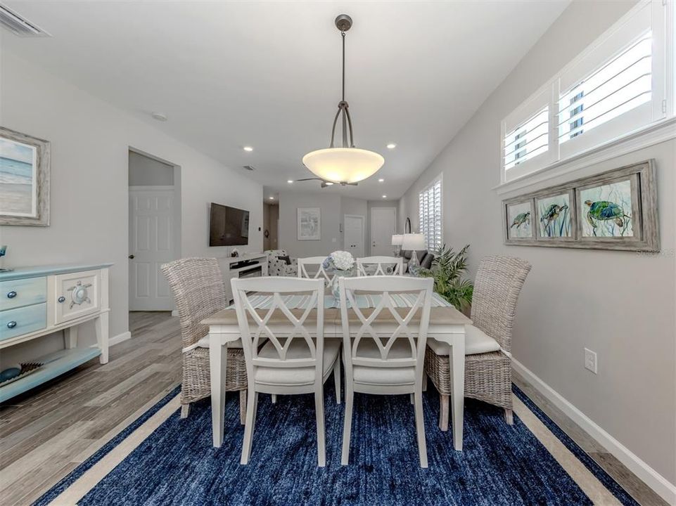 For Sale: $339,000 (2 beds, 2 baths, 1434 Square Feet)