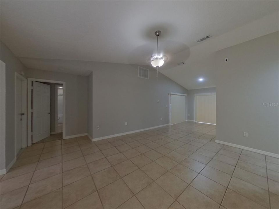 En Renta: $1,859 (4 camas, 2 baños, 1465 Pies cuadrados)