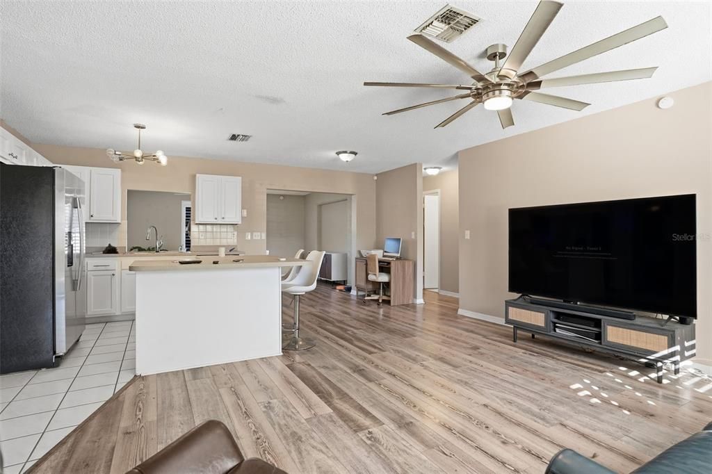 For Sale: $334,900 (3 beds, 2 baths, 1516 Square Feet)