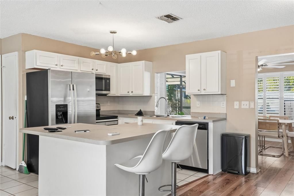 For Sale: $334,900 (3 beds, 2 baths, 1516 Square Feet)