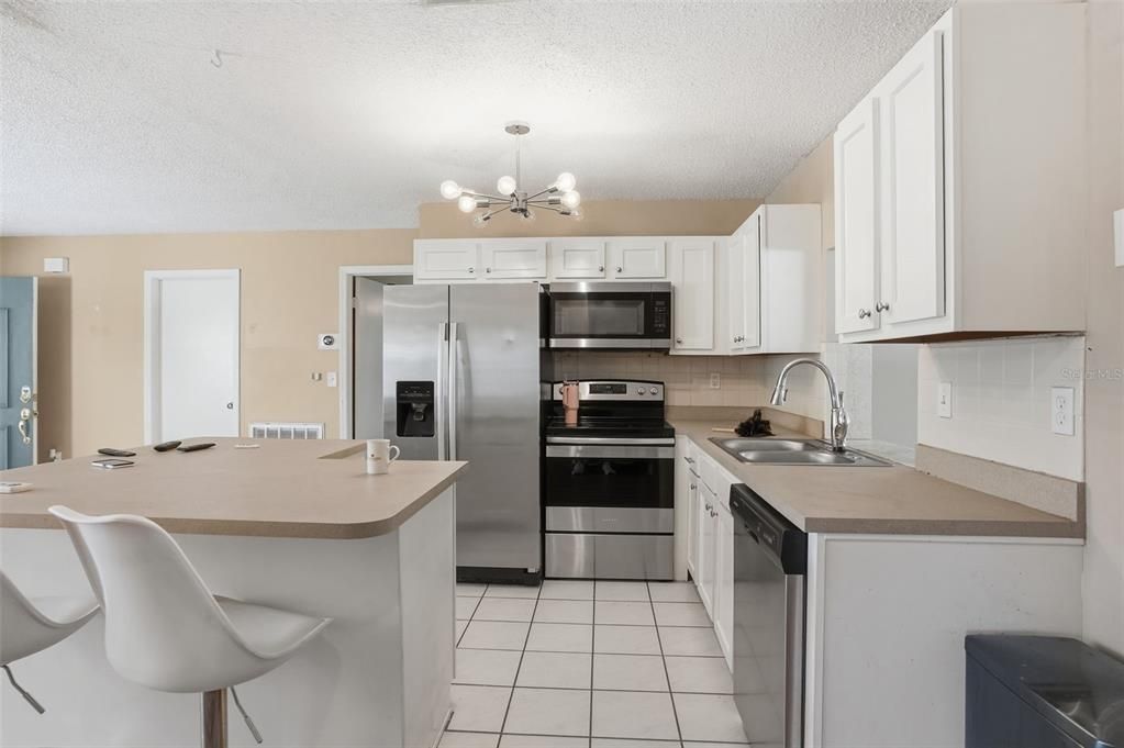 For Sale: $334,900 (3 beds, 2 baths, 1516 Square Feet)