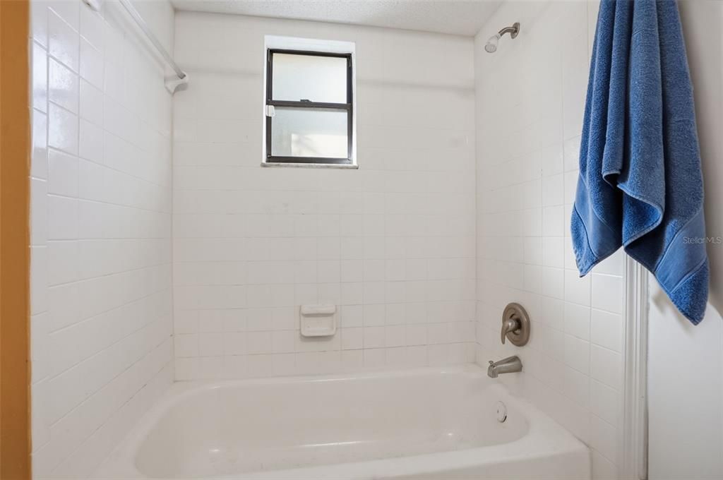 For Sale: $334,900 (3 beds, 2 baths, 1516 Square Feet)