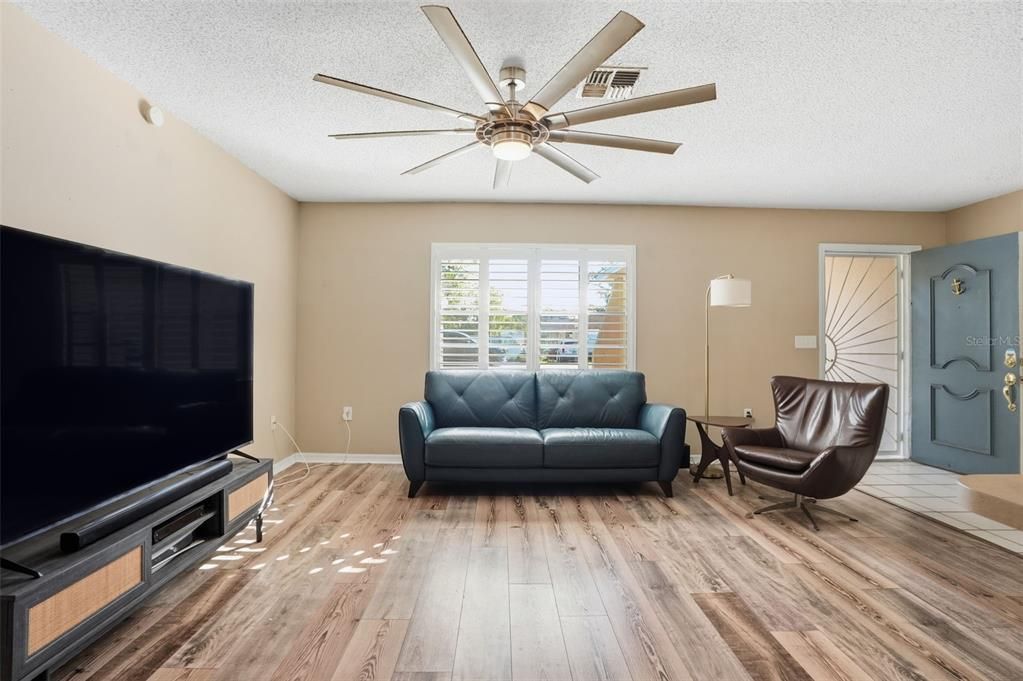 For Sale: $334,900 (3 beds, 2 baths, 1516 Square Feet)