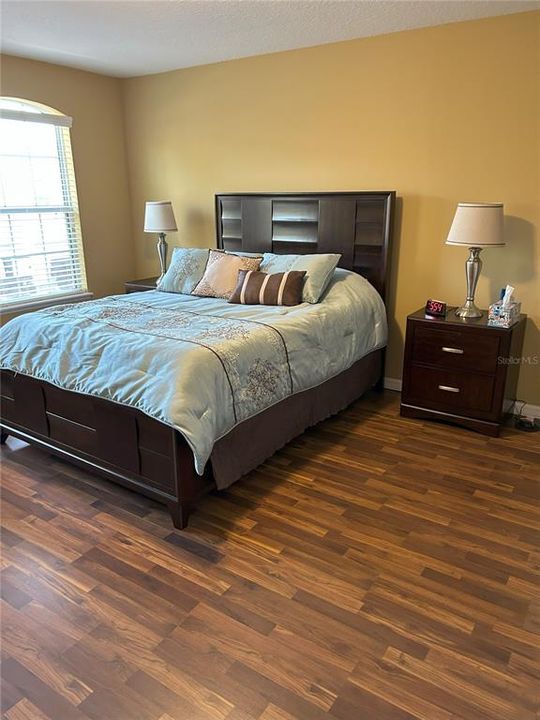 For Sale: $299,000 (3 beds, 2 baths, 1670 Square Feet)