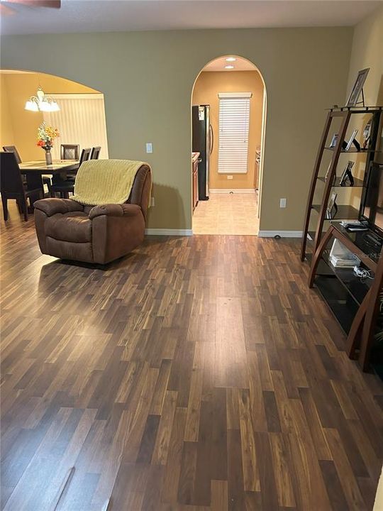 For Sale: $299,000 (3 beds, 2 baths, 1670 Square Feet)