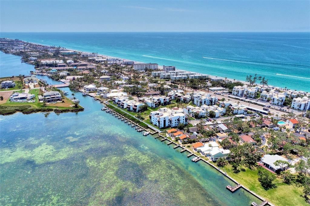 En Venta: $325,000 (2 camas, 2 baños, 1068 Pies cuadrados)