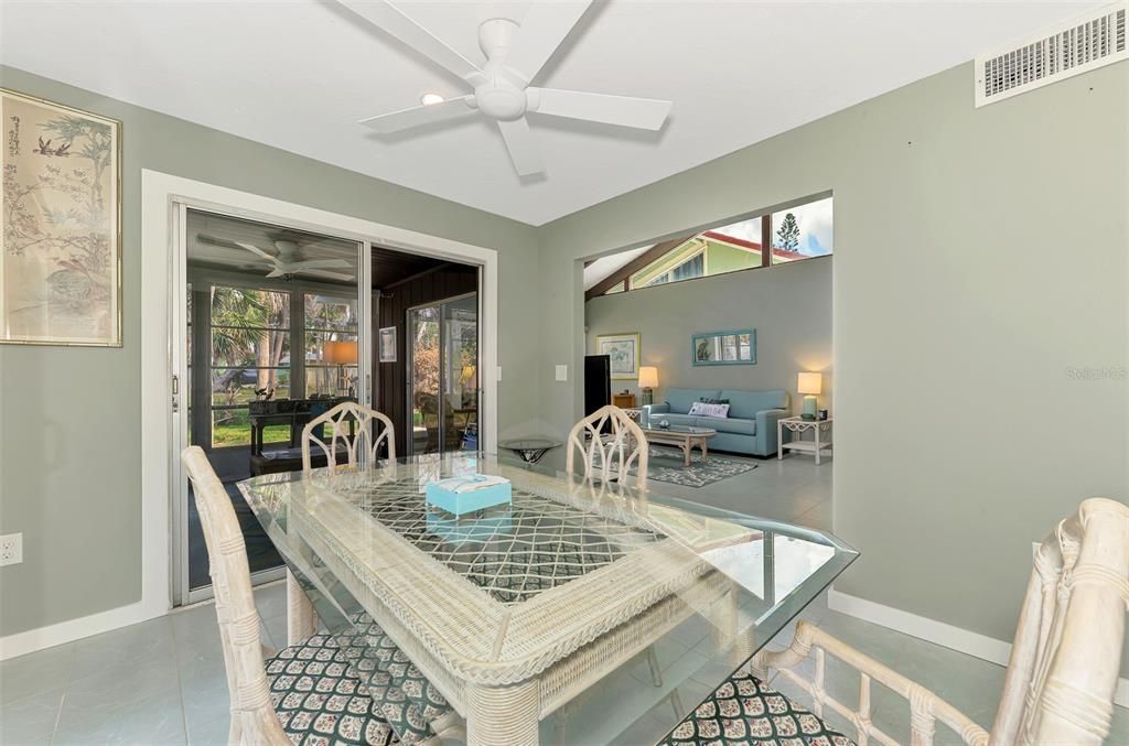 En Venta: $325,000 (2 camas, 2 baños, 1068 Pies cuadrados)