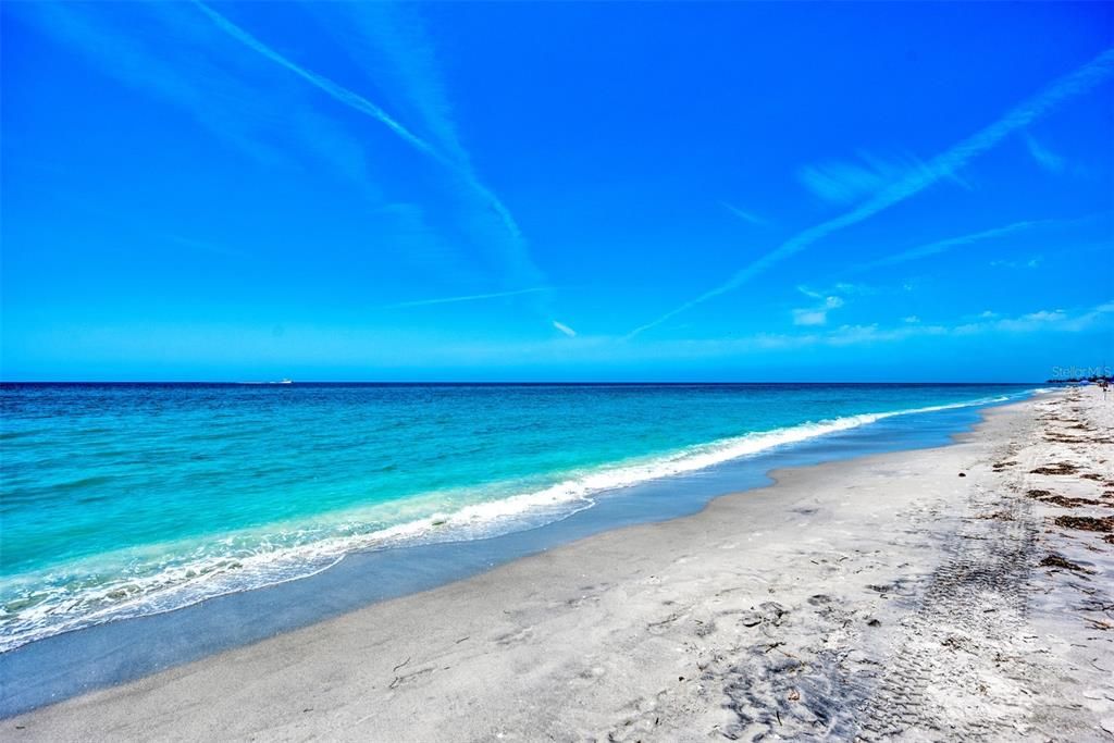 En Venta: $325,000 (2 camas, 2 baños, 1068 Pies cuadrados)