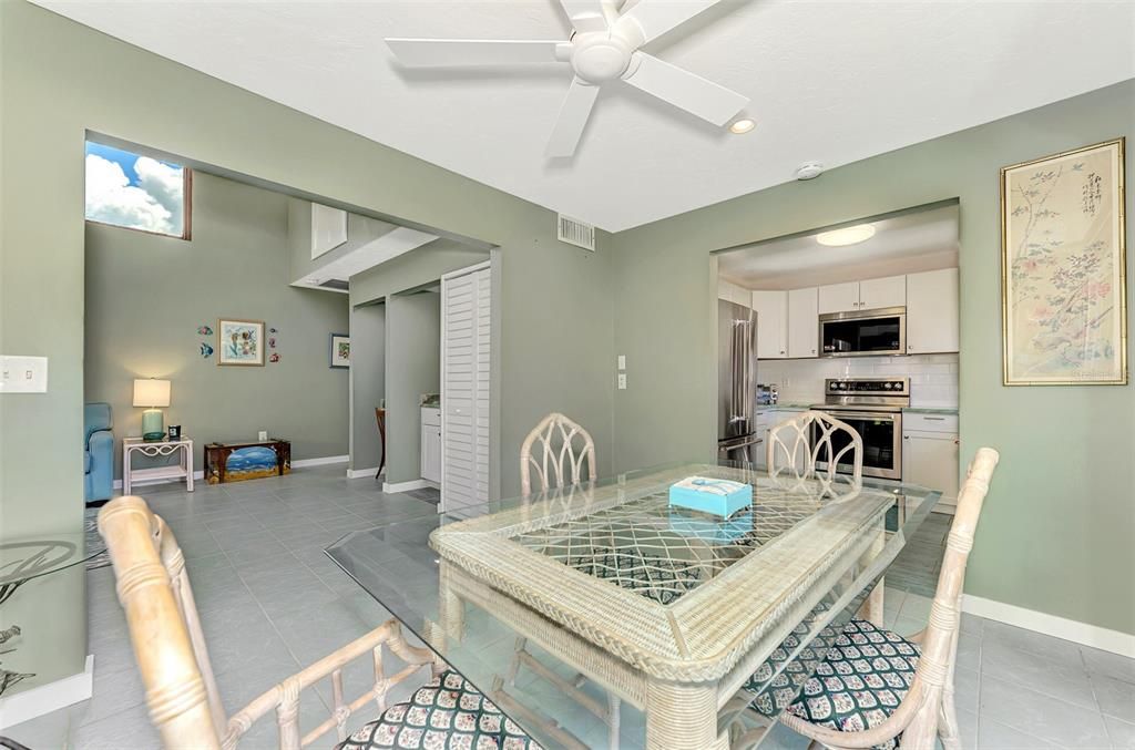 En Venta: $325,000 (2 camas, 2 baños, 1068 Pies cuadrados)