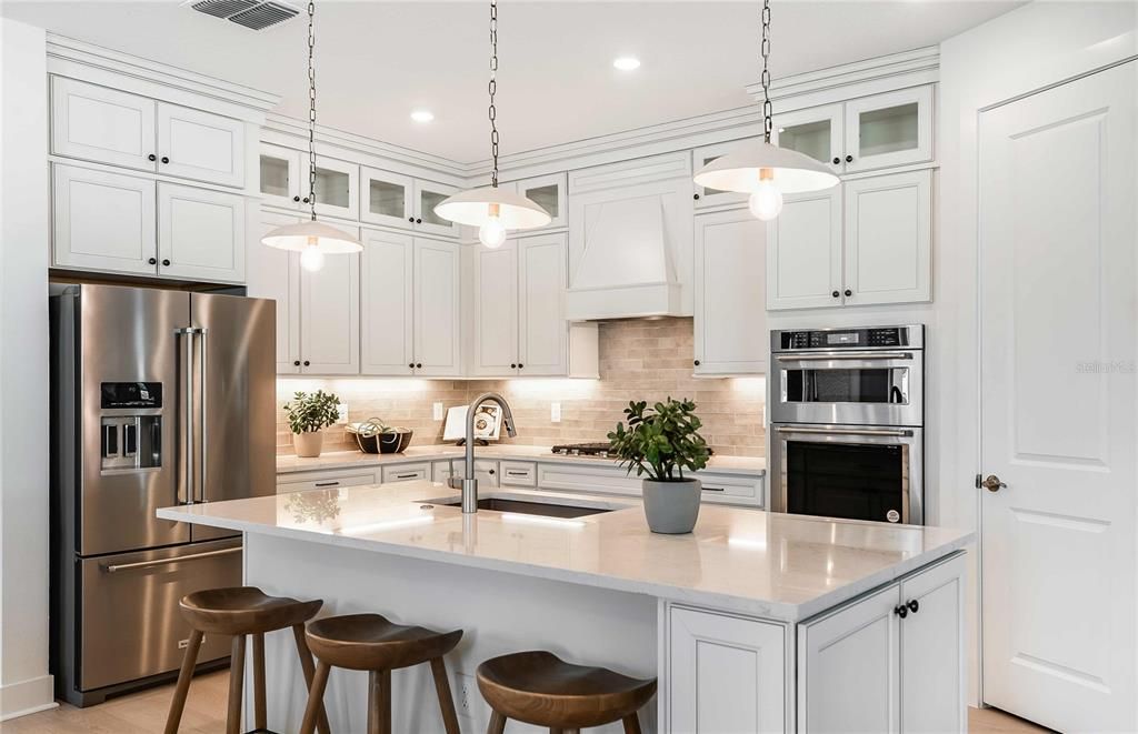 Active With Contract: $627,150 (4 beds, 3 baths, 2946 Square Feet)