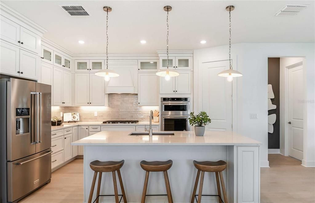 Active With Contract: $627,150 (4 beds, 3 baths, 2946 Square Feet)