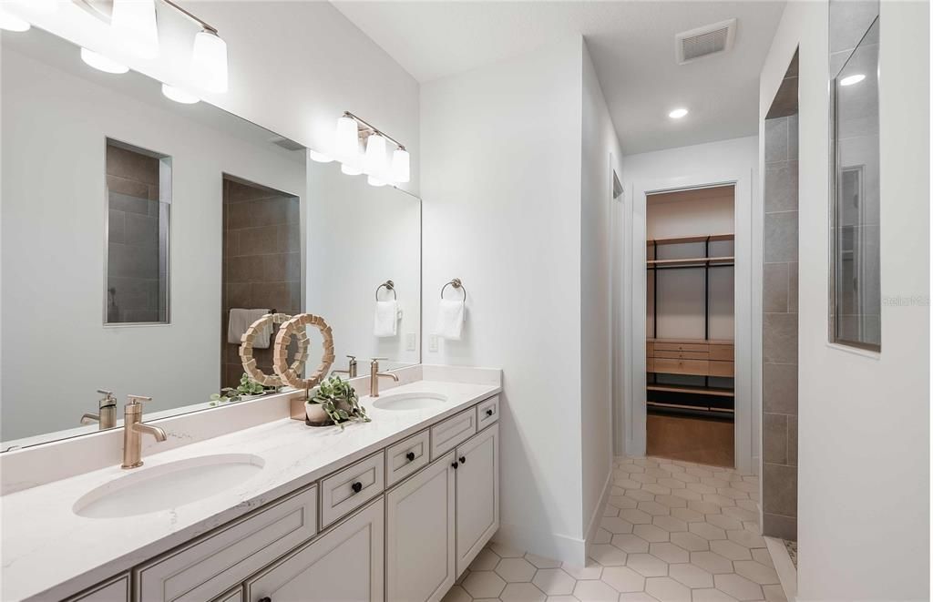 Active With Contract: $627,150 (4 beds, 3 baths, 2946 Square Feet)