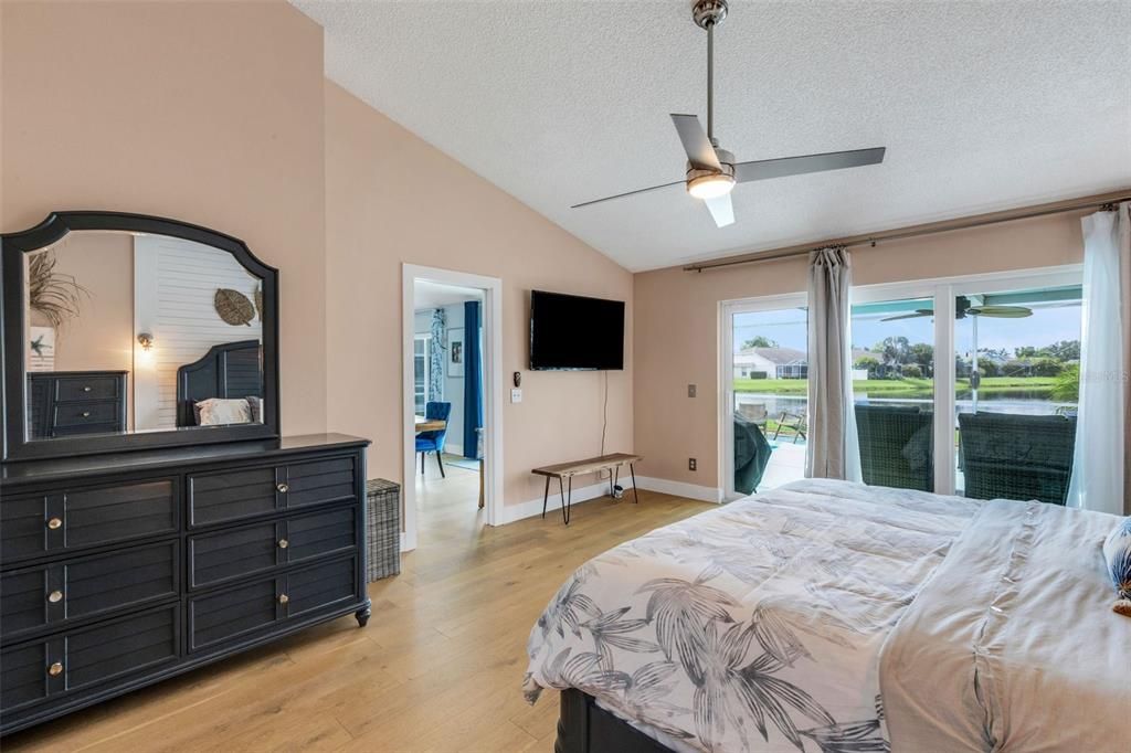 合同活跃: $575,000 (3 贝兹, 2 浴室, 1680 平方英尺)