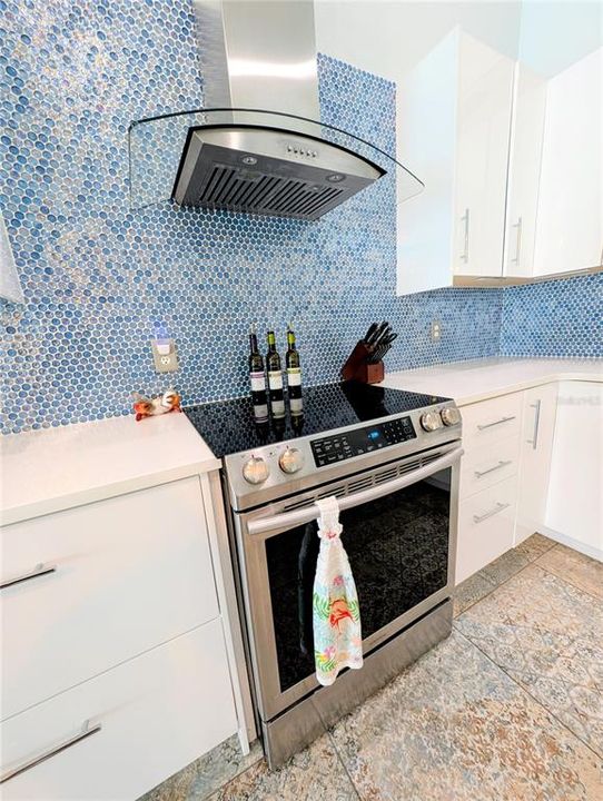 合同活跃: $575,000 (3 贝兹, 2 浴室, 1680 平方英尺)