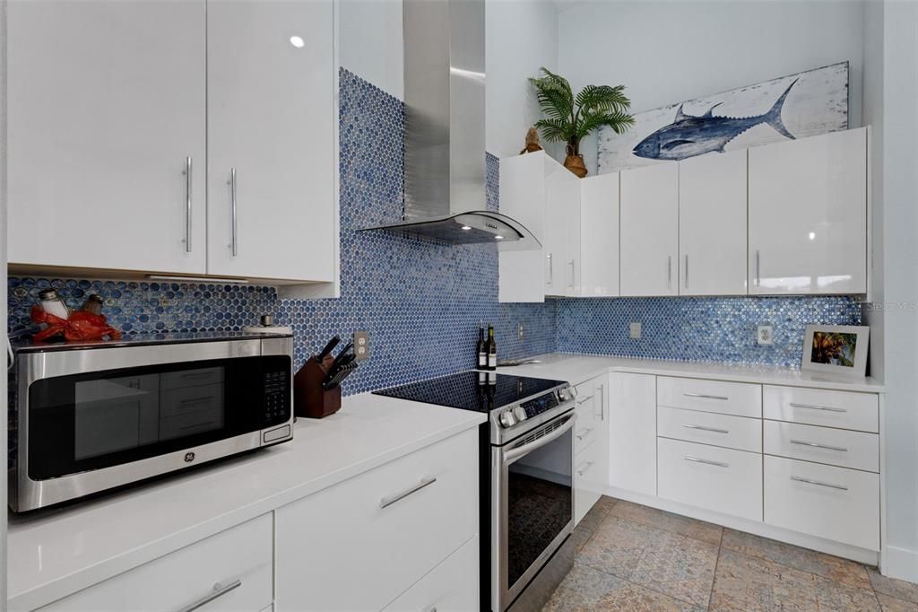 合同活跃: $575,000 (3 贝兹, 2 浴室, 1680 平方英尺)