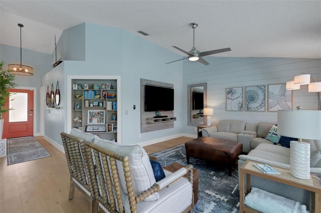 合同活跃: $575,000 (3 贝兹, 2 浴室, 1680 平方英尺)