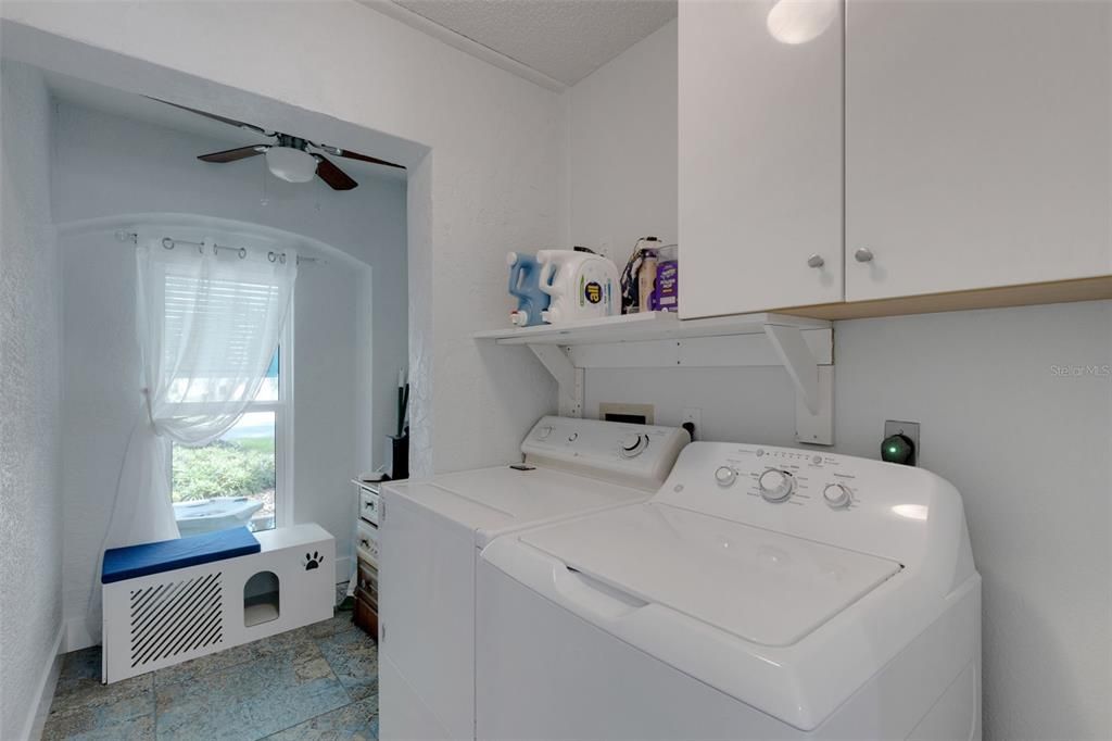 合同活跃: $575,000 (3 贝兹, 2 浴室, 1680 平方英尺)