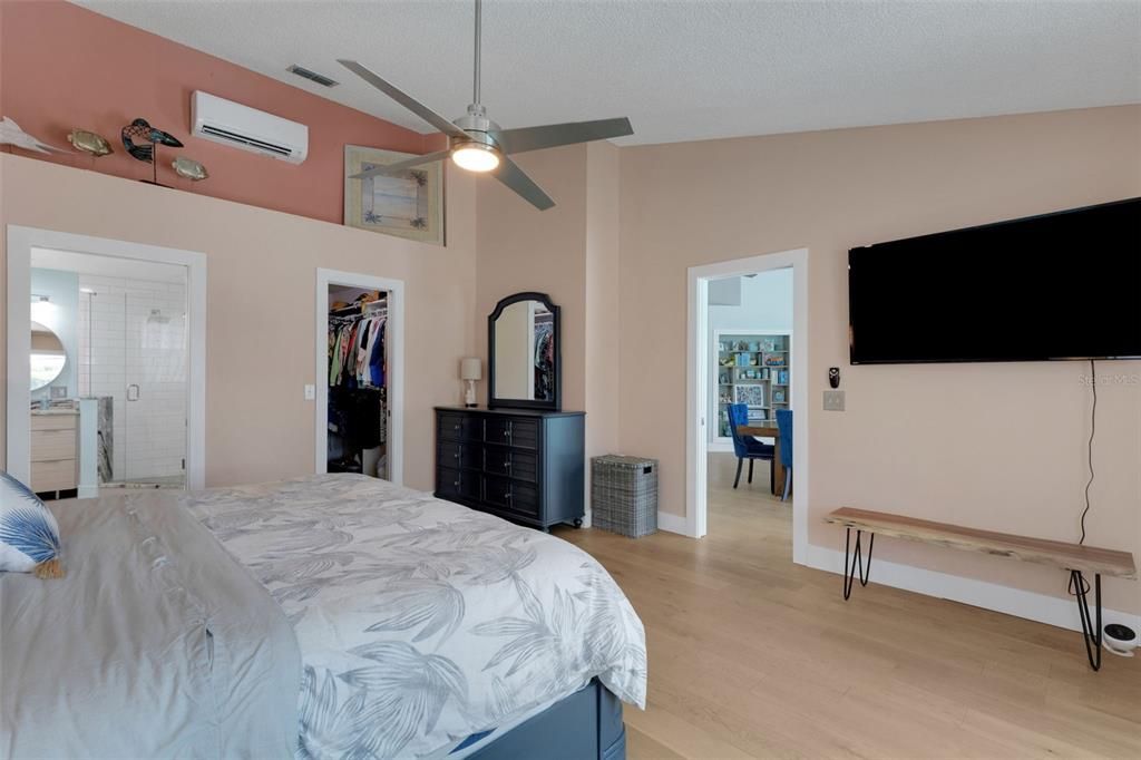 合同活跃: $575,000 (3 贝兹, 2 浴室, 1680 平方英尺)