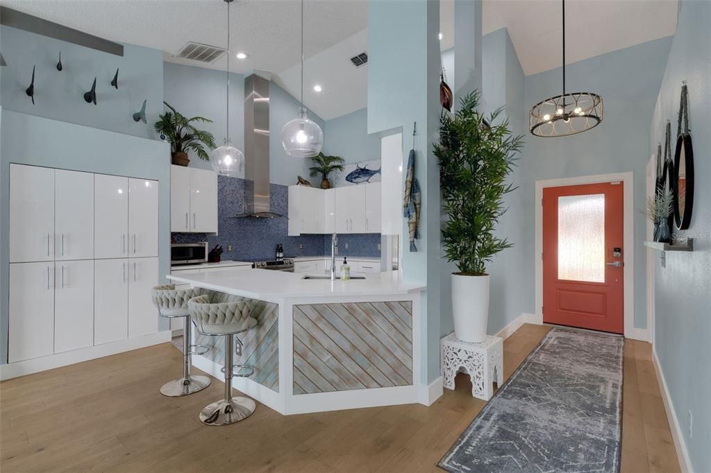 合同活跃: $575,000 (3 贝兹, 2 浴室, 1680 平方英尺)