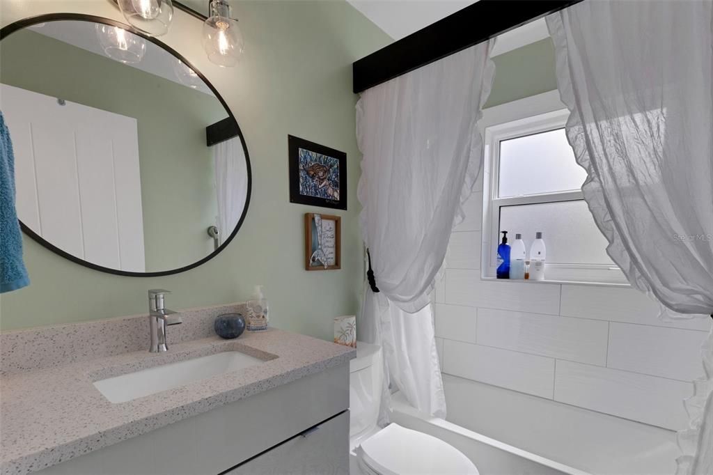 合同活跃: $575,000 (3 贝兹, 2 浴室, 1680 平方英尺)