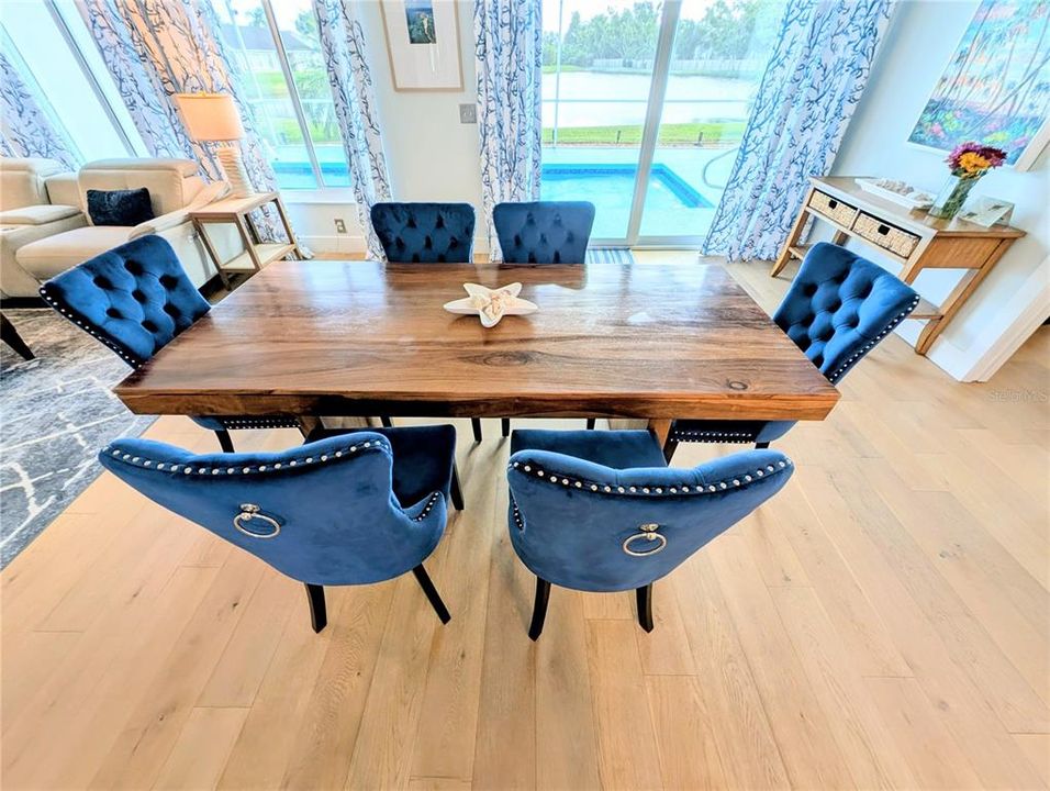 合同活跃: $575,000 (3 贝兹, 2 浴室, 1680 平方英尺)