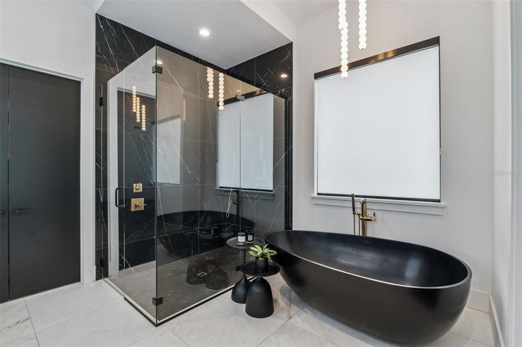 For Sale: $3,999,500 (6 beds, 5 baths, 5853 Square Feet)