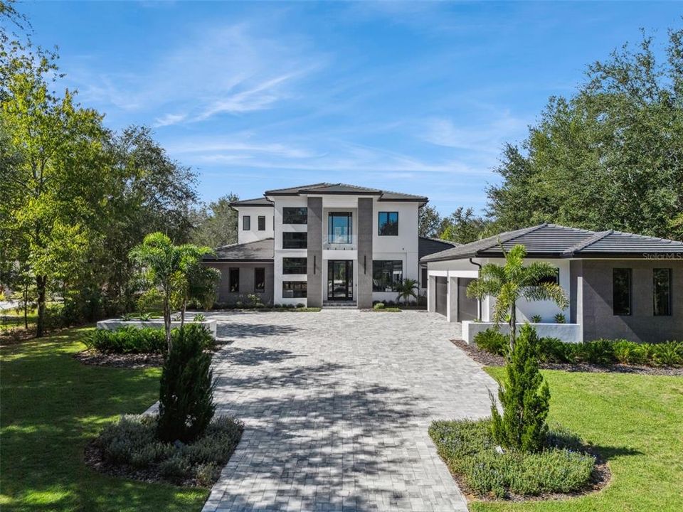 For Sale: $3,999,500 (6 beds, 5 baths, 5853 Square Feet)