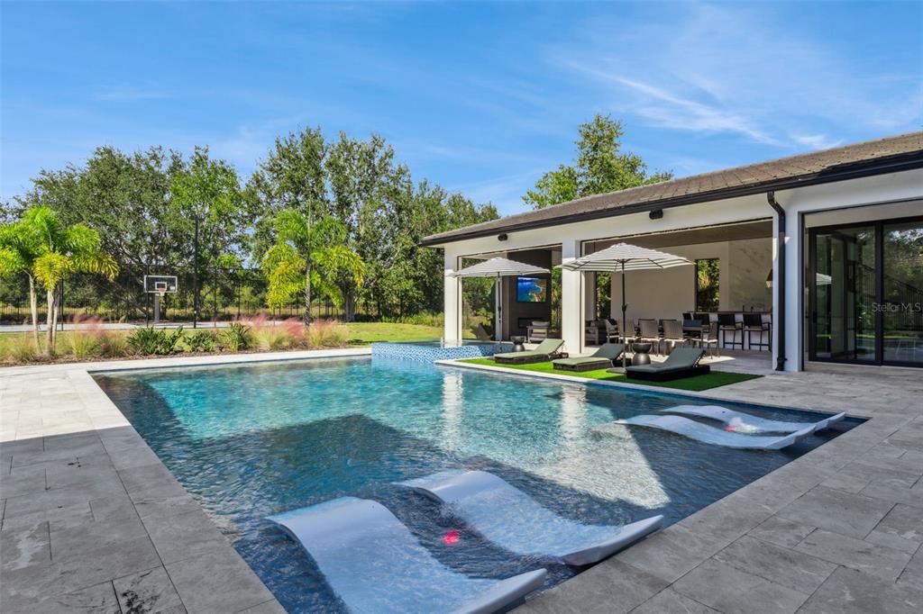 For Sale: $3,999,500 (6 beds, 5 baths, 5853 Square Feet)