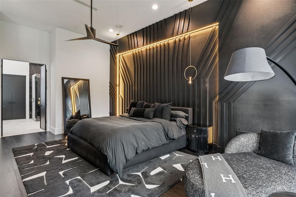 For Sale: $3,999,500 (6 beds, 5 baths, 5853 Square Feet)