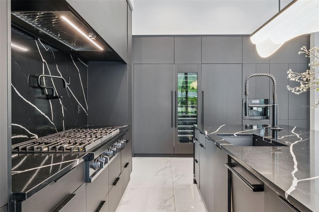 For Sale: $3,999,500 (6 beds, 5 baths, 5853 Square Feet)