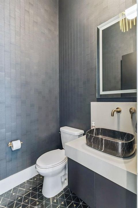 For Sale: $3,999,500 (6 beds, 5 baths, 5853 Square Feet)