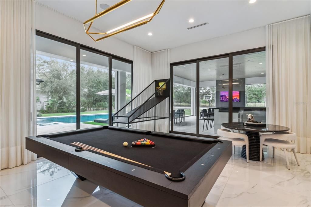 For Sale: $3,999,500 (6 beds, 5 baths, 5853 Square Feet)