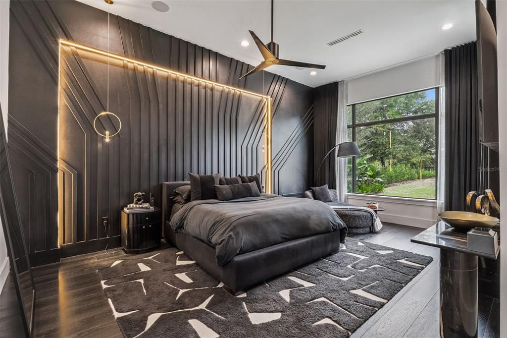 For Sale: $3,999,500 (6 beds, 5 baths, 5853 Square Feet)