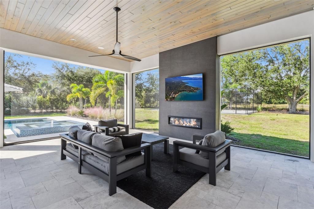 For Sale: $3,999,500 (6 beds, 5 baths, 5853 Square Feet)