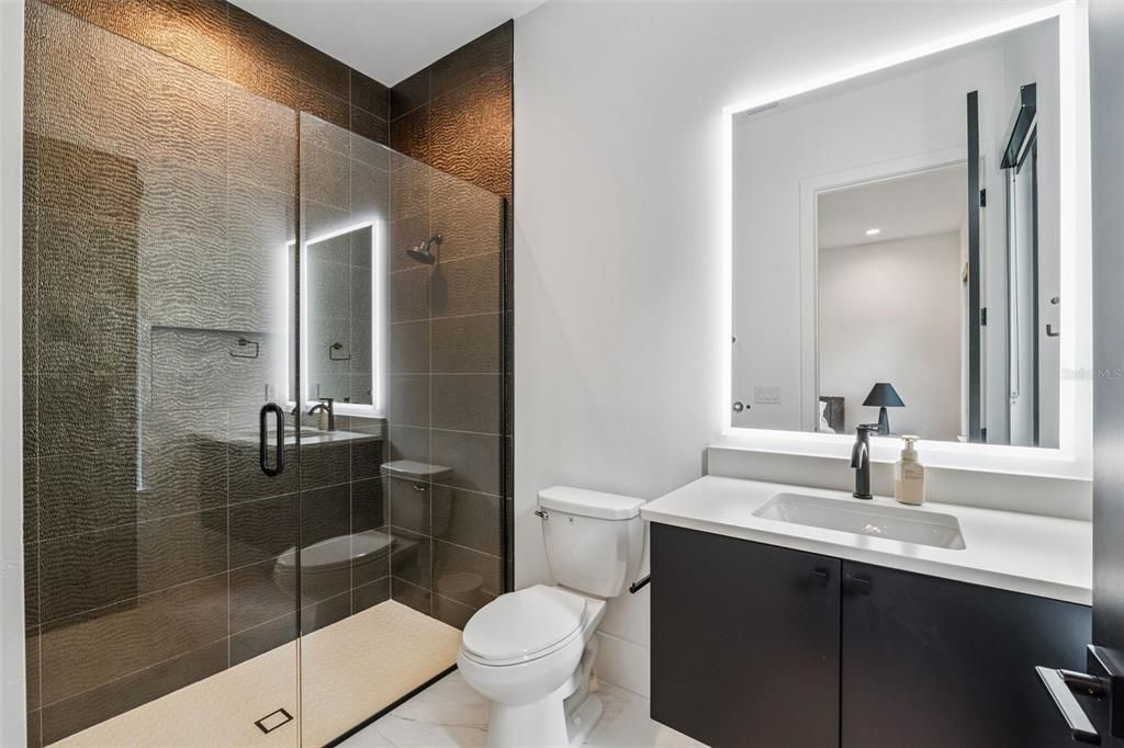 For Sale: $3,999,500 (6 beds, 5 baths, 5853 Square Feet)