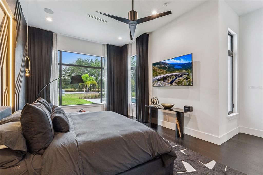 For Sale: $3,999,500 (6 beds, 5 baths, 5853 Square Feet)