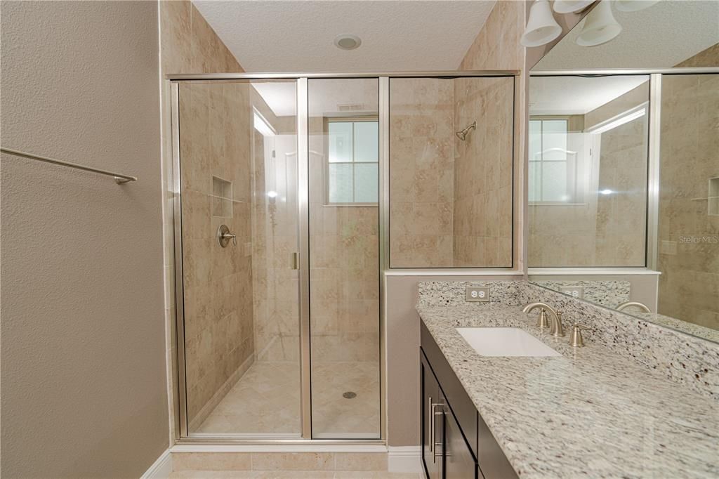 For Rent: $2,900 (3 beds, 2 baths, 1825 Square Feet)