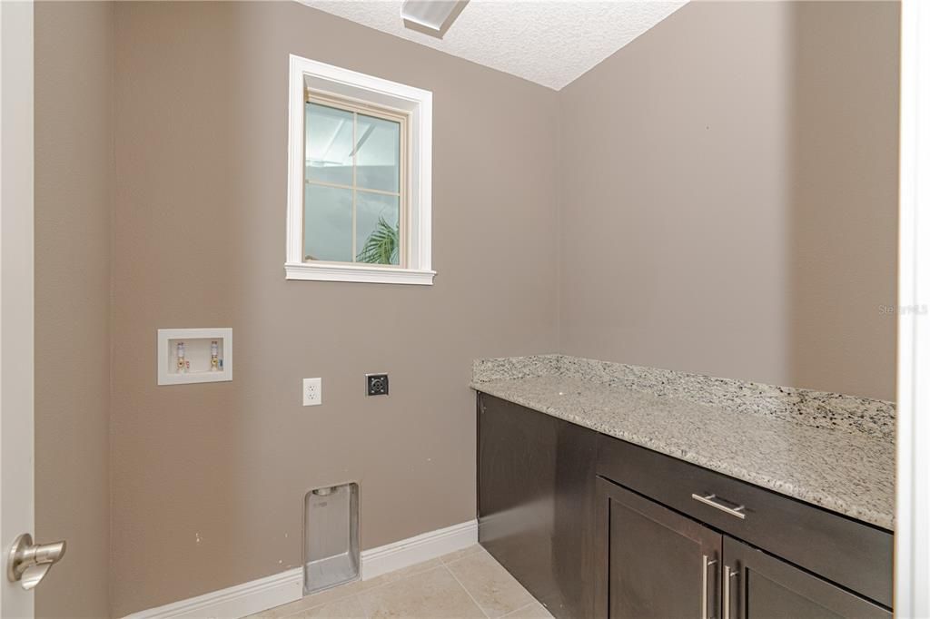 For Rent: $2,900 (3 beds, 2 baths, 1825 Square Feet)