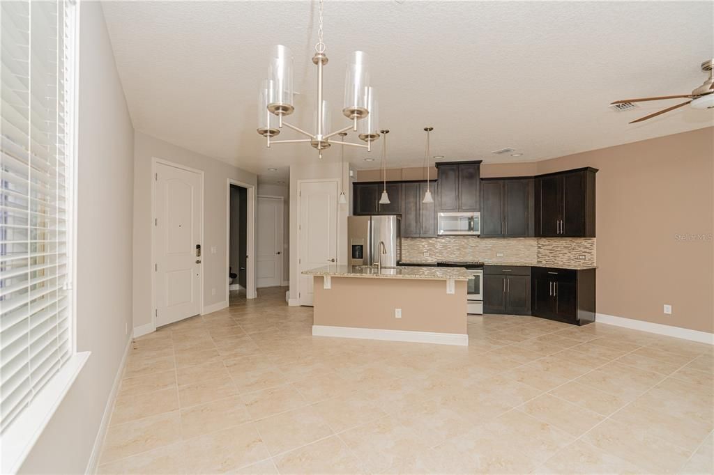 For Rent: $2,900 (3 beds, 2 baths, 1825 Square Feet)