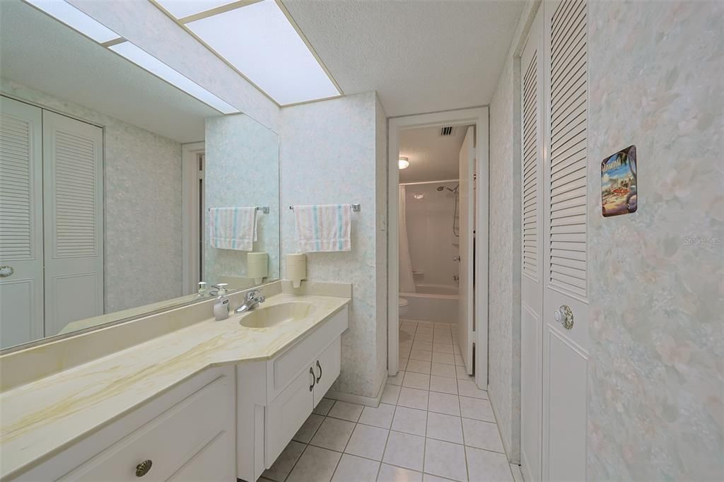 For Sale: $174,900 (2 beds, 2 baths, 1270 Square Feet)