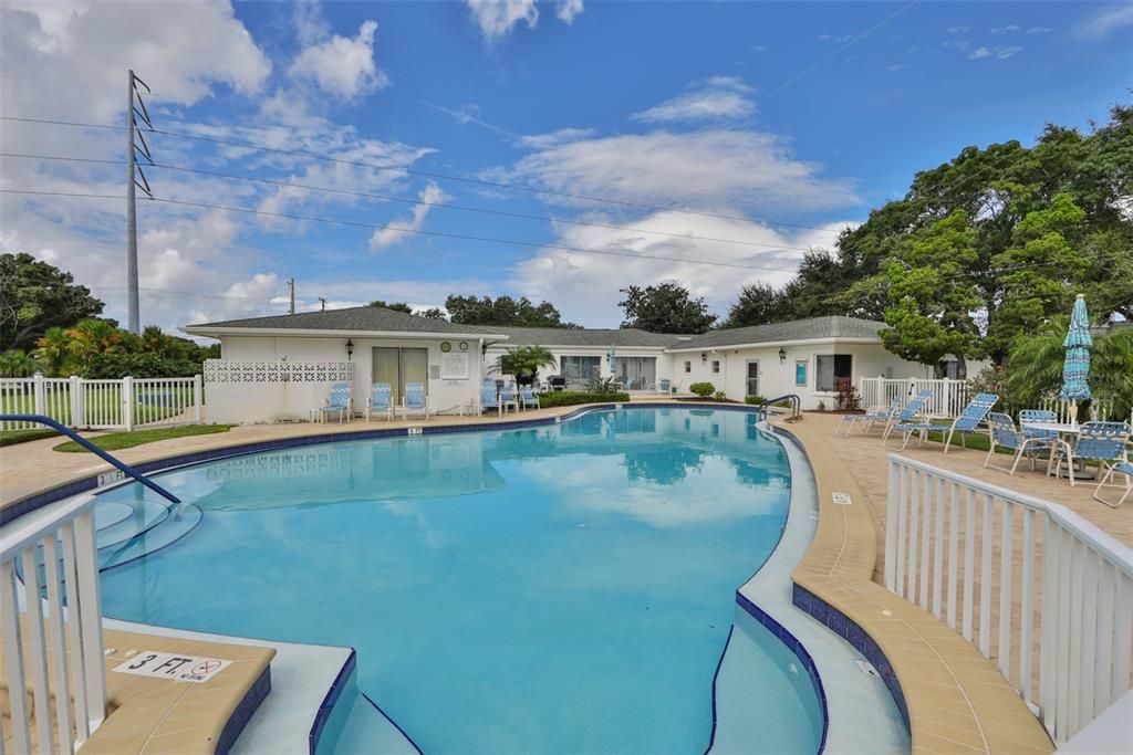 For Sale: $174,900 (2 beds, 2 baths, 1270 Square Feet)