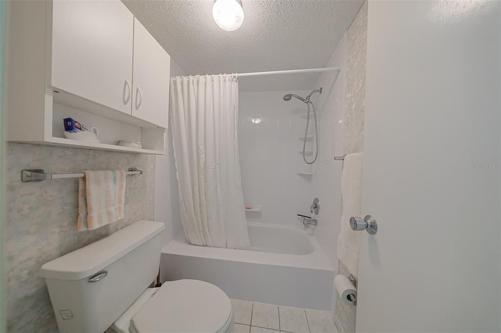 For Sale: $174,900 (2 beds, 2 baths, 1270 Square Feet)
