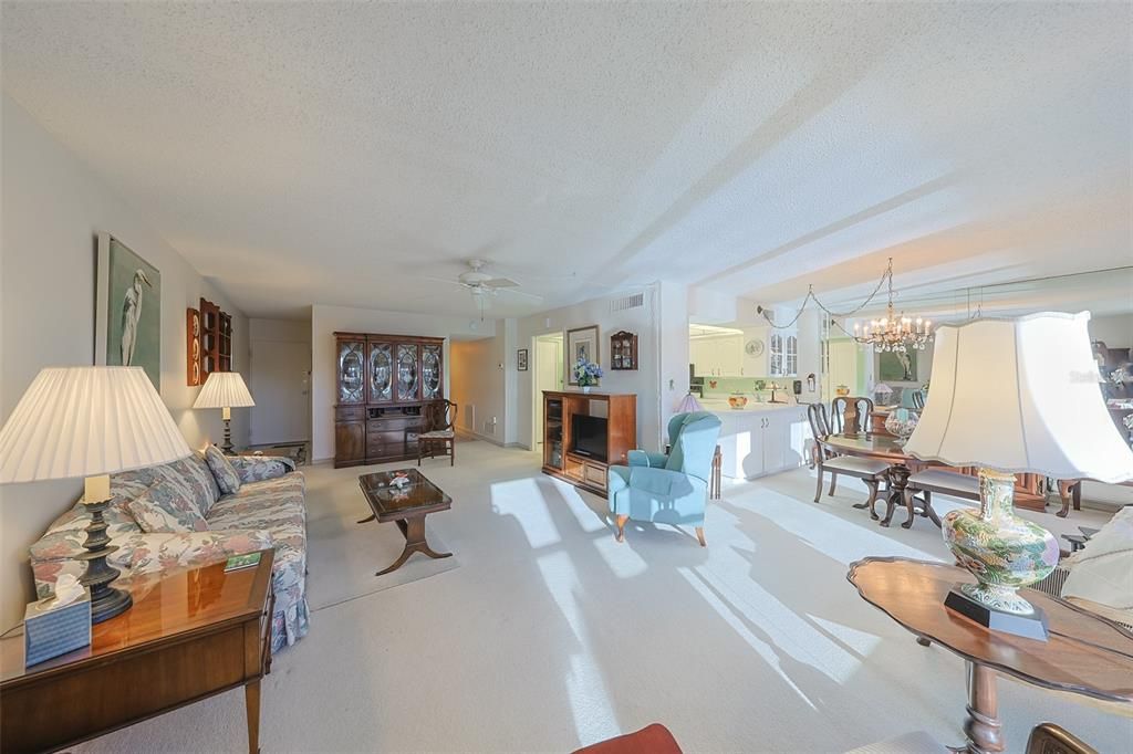 For Sale: $174,900 (2 beds, 2 baths, 1270 Square Feet)