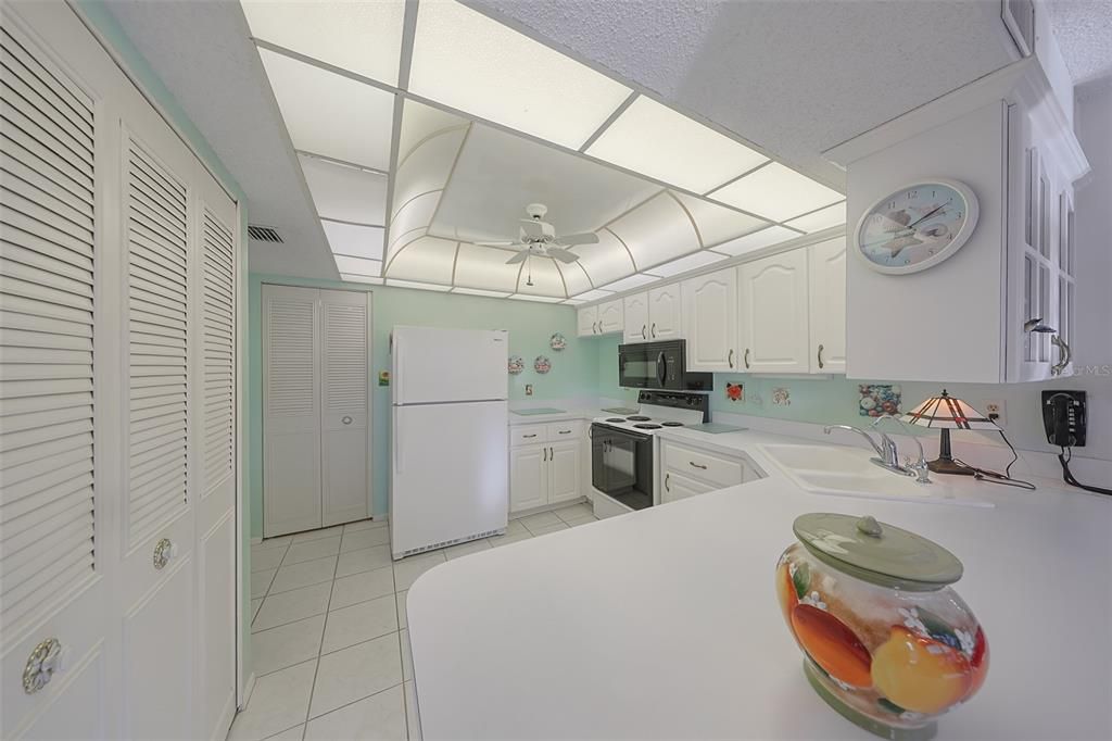 For Sale: $174,900 (2 beds, 2 baths, 1270 Square Feet)