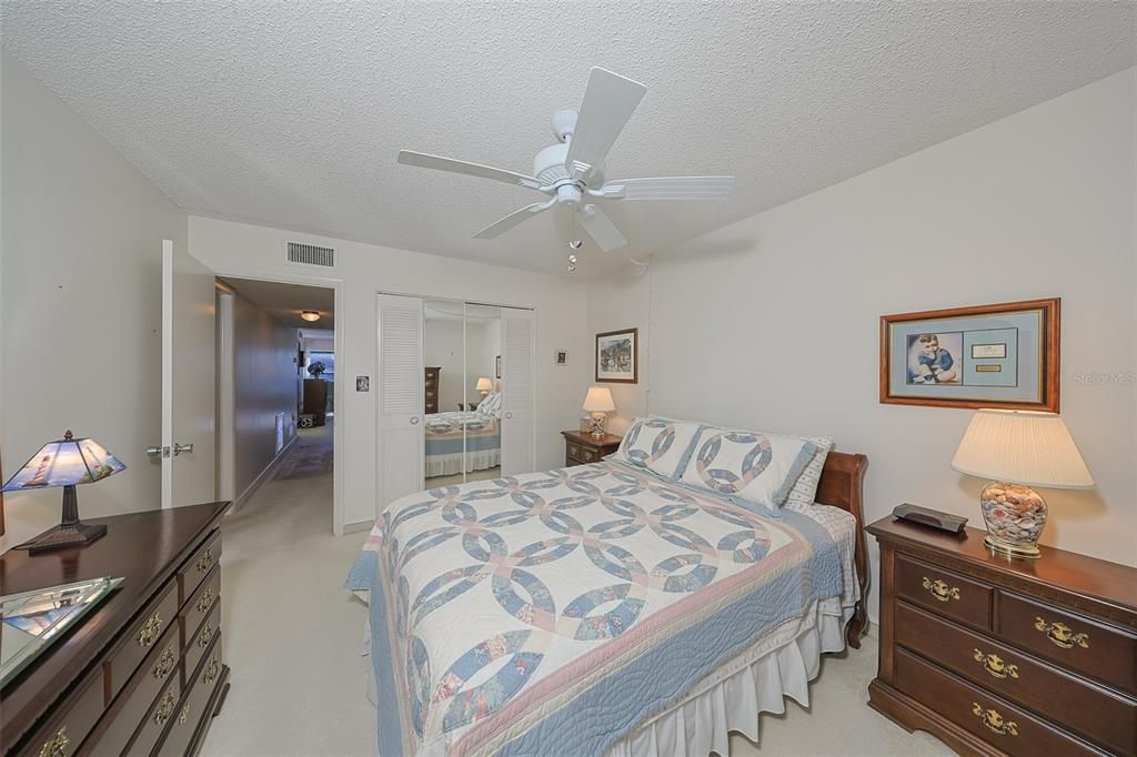 For Sale: $174,900 (2 beds, 2 baths, 1270 Square Feet)