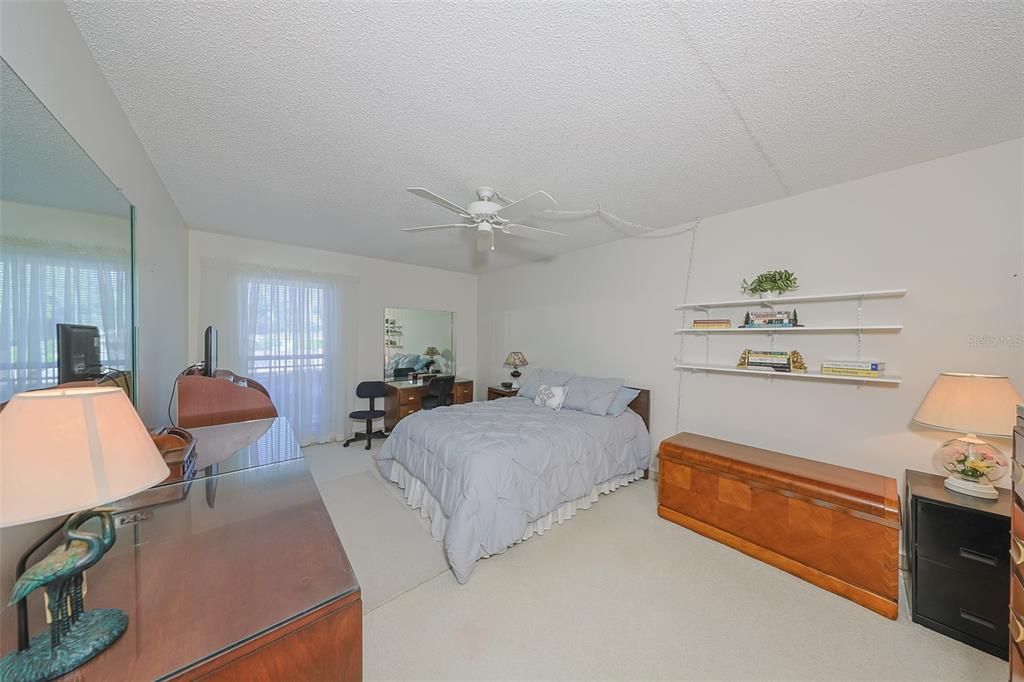 For Sale: $174,900 (2 beds, 2 baths, 1270 Square Feet)