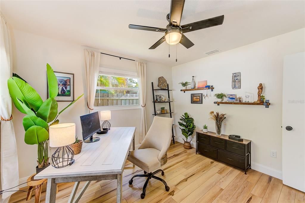 For Sale: $425,000 (3 beds, 2 baths, 1041 Square Feet)