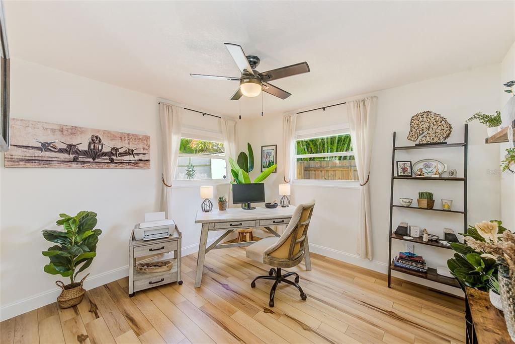 For Sale: $425,000 (3 beds, 2 baths, 1041 Square Feet)