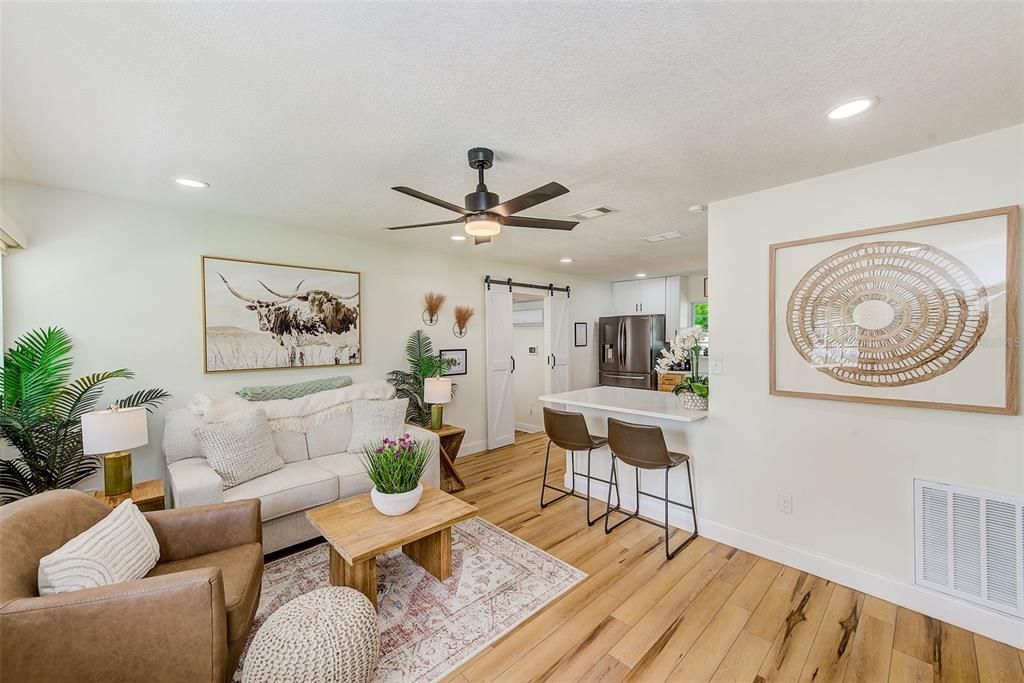 For Sale: $425,000 (3 beds, 2 baths, 1041 Square Feet)