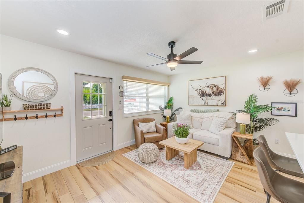 For Sale: $425,000 (3 beds, 2 baths, 1041 Square Feet)